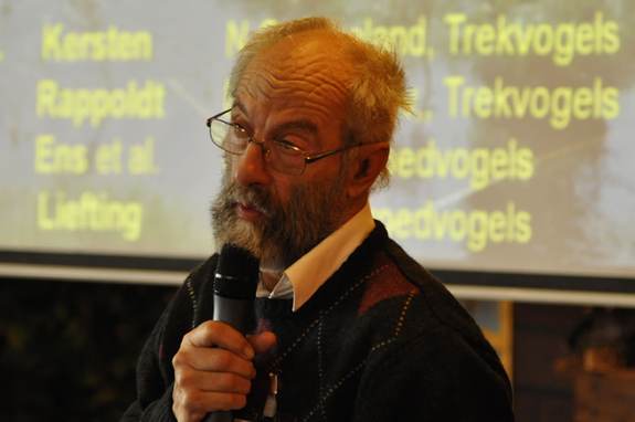 Voorzitter van de bodemdalingscommissie, dr. Jaap de vlas op het symposium. Foto: Zwanette Jager