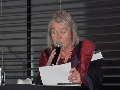 Greetje van den Berght gaf een eerste bestuurlijke reactie namens Raad van Toezicht en directie Waddenacademie. Foto: Cora de Leeuw