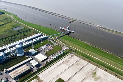 Industrieterrein Oosterhorn bij Delfzijl. Foto: https://beeldbank.rws.nl, Rijkswaterstaat / Joop van Houdt