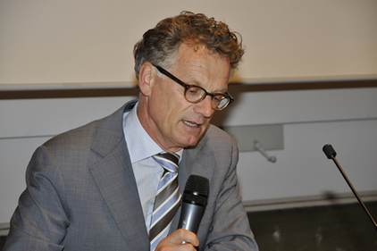 De vice-voorzitter van het college van bestuur van de Hanzehogeschool Han de Ruiter sluit het symposium af