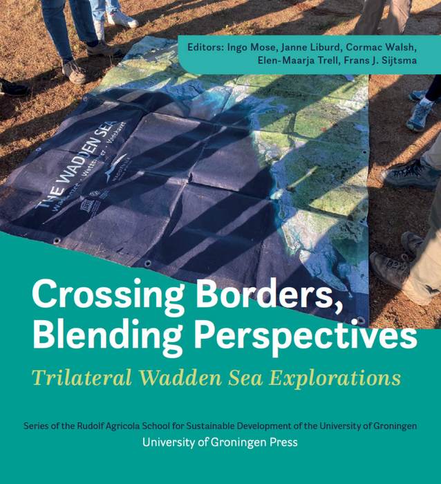 Cover van het boek Crossing Borders, Blending Perspectives