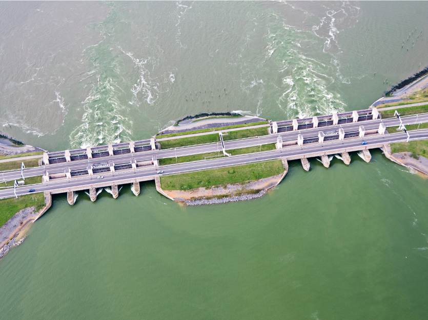 De Lorentzsluizen in de Afsluitdijk. Foto: Joop van Houdt-Rijkswaterstaat