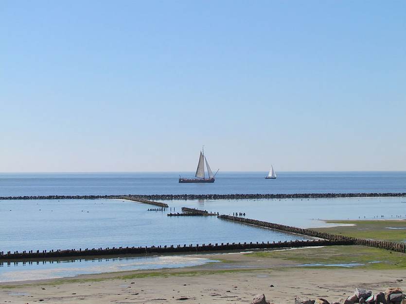 Zeilboot voor de fugelpolle bij Ameland. Foto: TS