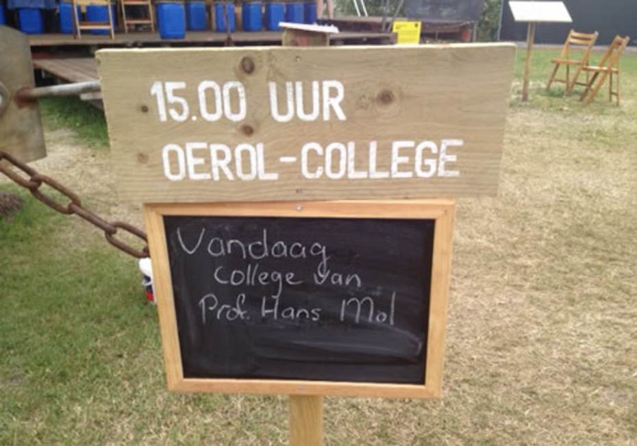 De Oerol colleges, dagelijks om 15:00 uur in het Paviljoen Woordkracht op Westerkeyn