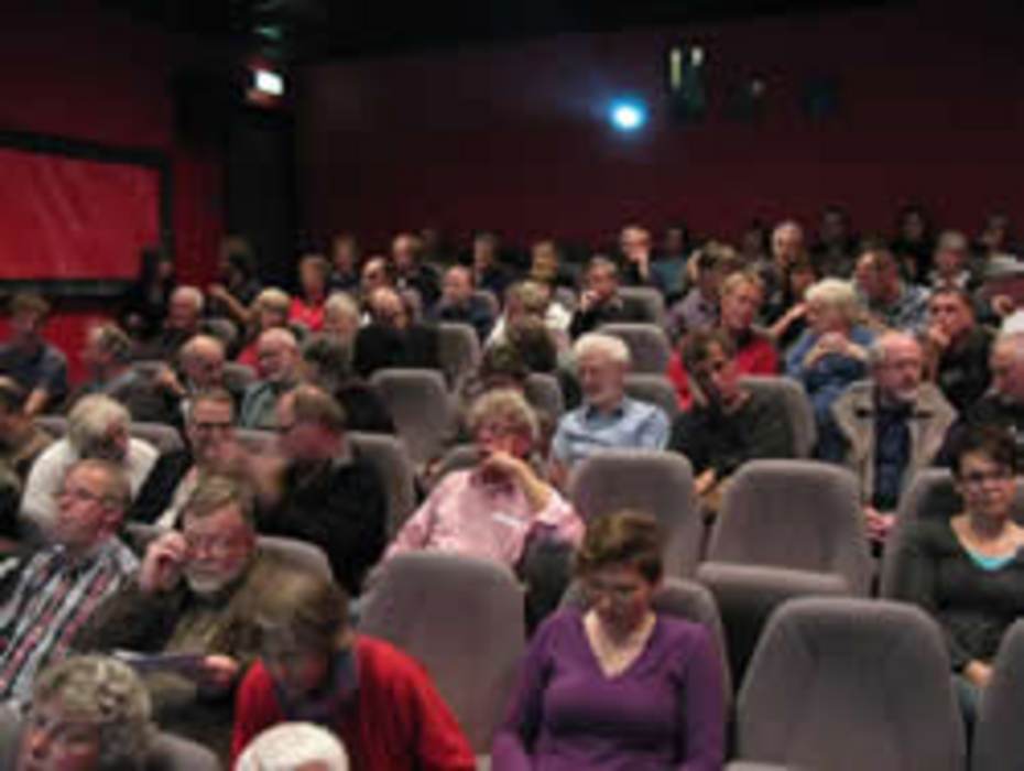 Publiek in de zaal van het filmhuis