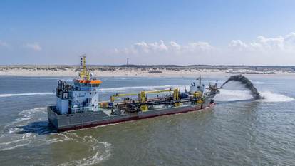 Zandsuppletie voor de Nederlandse kust. Foto: Boskalis