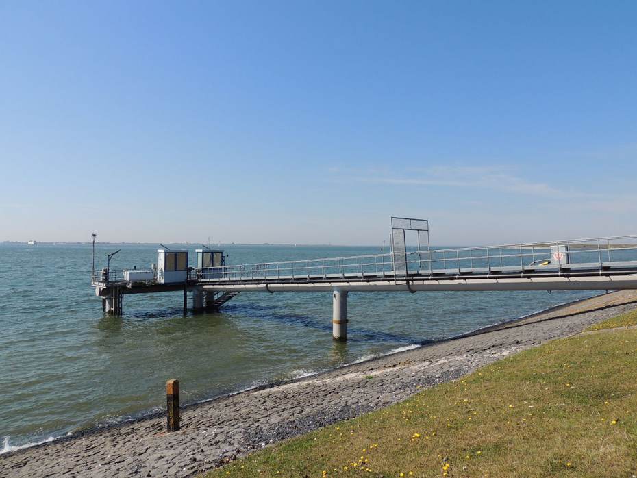 De meetsteiger van het NIOZ op Texel, waar het zeewater voor dit experiment werd opgepompt (foto: NIOZ)
