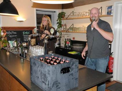 introductie Dark Sky Waddengebied bier door Gerard Ypenga van Brouwdok uit Harlingen