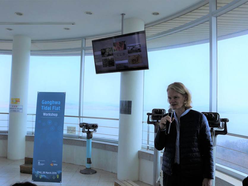 Ganghwa Tidal Flat Workshop op 28 maart, in een bezoekerscentrum met uitzicht op Noord Korea