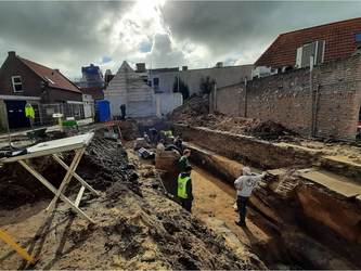 Opgravingen in Den Burg. Foto: Roy van Beek Opgravingen in Den Burg. Foto: Roy van Beek