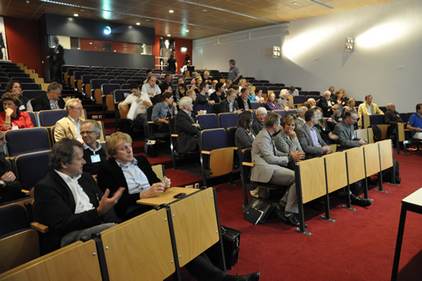 's Middags werden de ochtendsessies gepresenteerd  en was er gesprek met de zaal