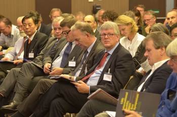 Special guests of the symposium on the first row: Karsten Reise, Chul-hwan Koh, Jens Enemark, Peter Ilsøe, Jaap Verhulst, Jouke van Dijk and Hessel Speelman. Foto: Zwanette Jager