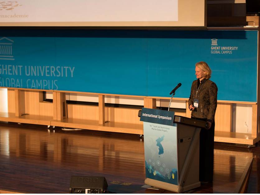 Presentatie Katja Philippart tijdens het “International Symposium for South and North Korea Marine Global Project” in Incheon (Zuid Korea)