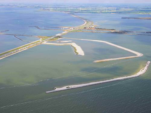 Luchtfoto van vismigratierivier Afsluitdijk. Foto: Topview