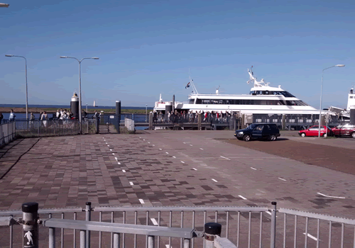 Deelnemers symposium Sense of Place komen aan op Terschelling